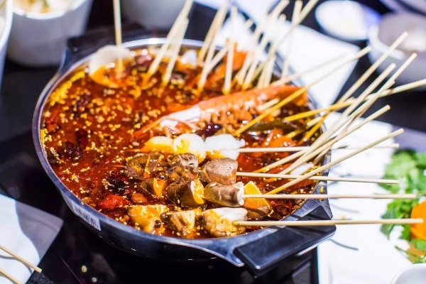 来一场串串狂欢,我要吃串串香!无辣不欢,热辣美味等你来品尝! 来一场串串狂欢,我要吃串串香!无辣不欢,热辣美味等你来品尝!
