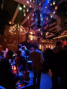 (小小夜店为什么不能玩了)深度解析:揭秘小小夜市下架背后的原因,影响因素与后续影响