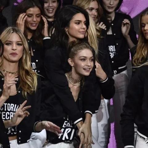 探究DNF100无双版本：透视新星级系统及角色强化技能对战斗力的影响与选角策略