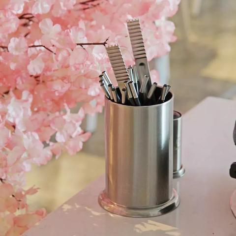 (深夜烧烤配文)夜深人静，烟火气薰，深夜烧烤朋友圈文案，畅谈烤肉情缘