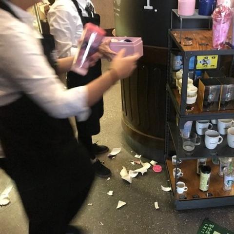 (片名《愤怒的黄牛》)电影《愤怒的黄牛》：一部探讨暴力与社会的反思之作