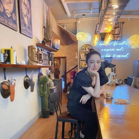 (如何优雅的和别人说再见)掌握优雅告别的艺术：如何在各种场合中得体地与他人说再见