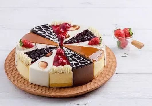 请帮我保护我的蛋糕！别抢我的美味甜点，让我安安静静享用我的甜甜滋味。