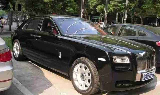(哈尔滨劳斯莱斯车队)哈尔滨有几辆劳斯莱斯汽车？详细介绍哈尔滨的奢华座驾数量