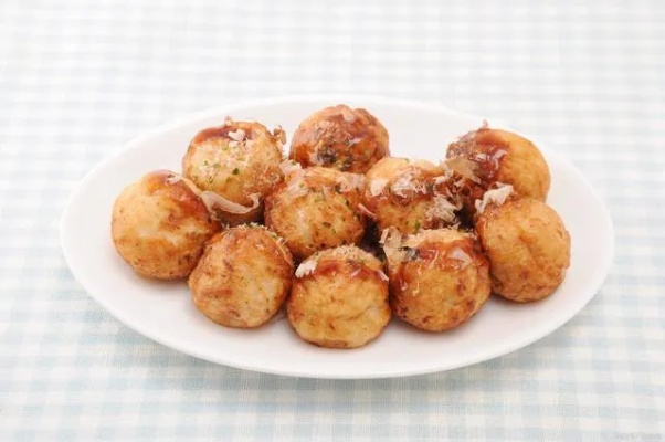 详细介绍美味佳肴脆皮藕丸子的做法,包含采购食材、准备步骤及烹饪技巧,实现餐桌上的别致佳肴