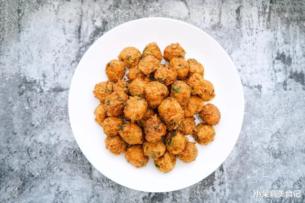 详细介绍美味佳肴脆皮藕丸子的做法,包含采购食材、准备步骤及烹饪技巧,实现餐桌上的别致佳肴 详细介绍美味佳肴脆皮藕丸子的做法,包含采购食材、准备步骤及烹饪技巧,实现餐桌上的别致佳肴