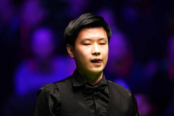 (赵心童昨天比赛结果)赵心童实力惊艳夺英锦赛资格赛两连胜,晋级引关注